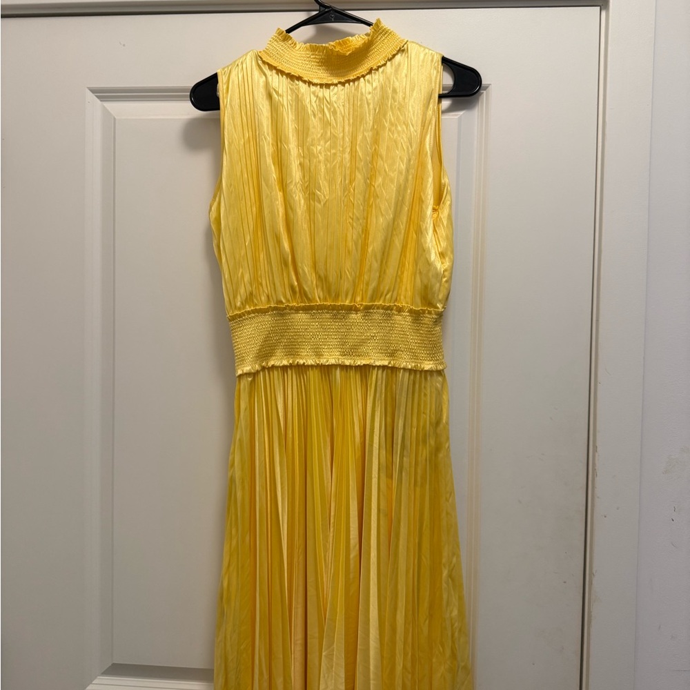 Elegant Yellow Sleeveless Dress